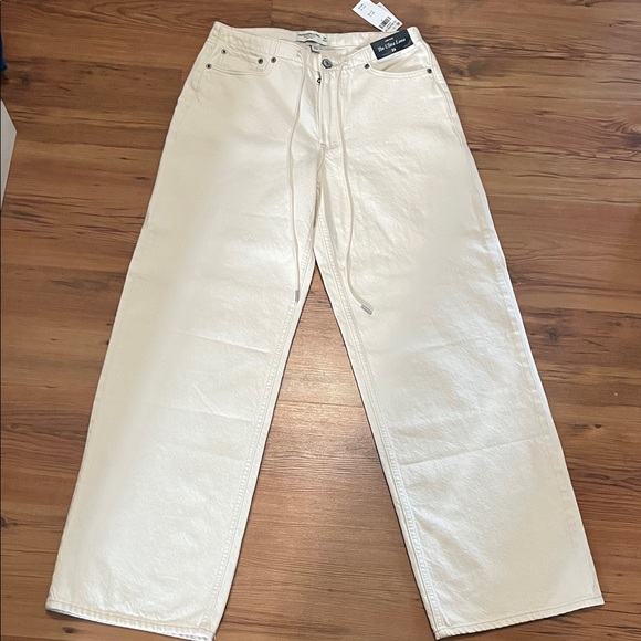 Abercrombie Low Rise Ultra Loose Cream Jeans - Picture 3 of 6